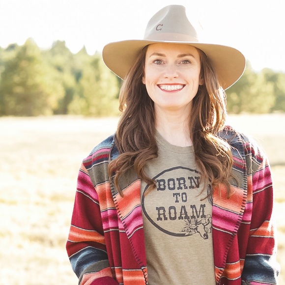 Meet your Posher, Lindy - Picture 1 of 1